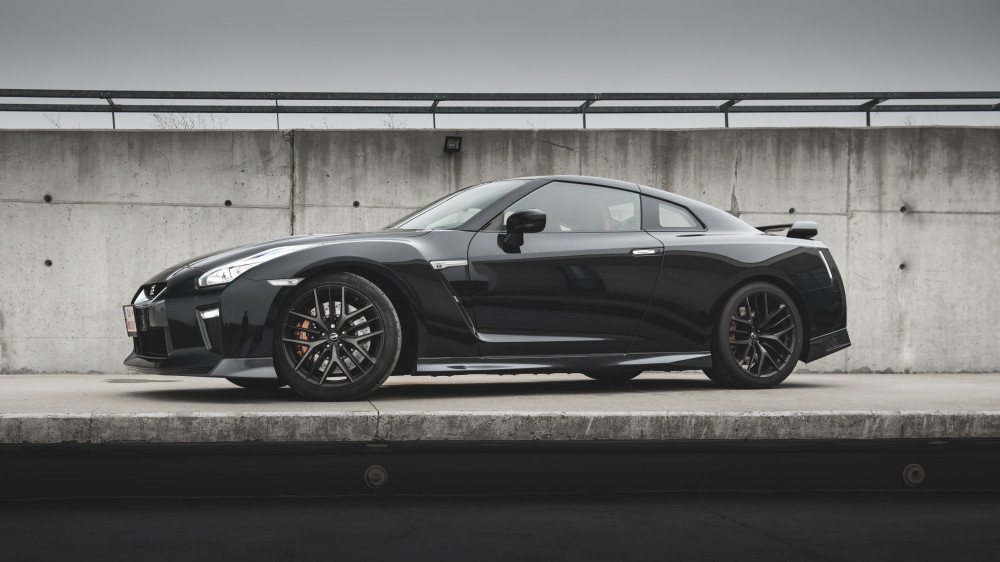 Nissan R35 GT-R Black Edition MY2017 test